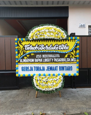 Papan Bunga Duka di Putussibau Selatan