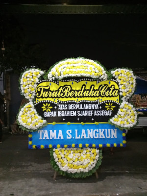 Papan Bunga Duka di Putussibau Selatan